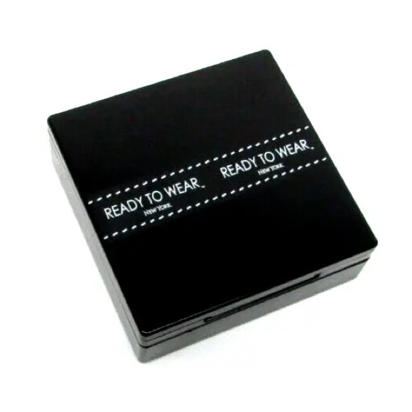 Ready To Wear New York Hydraskin Perfecting Powder with Brush in Light - Picture 2 of 4